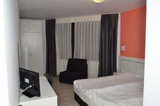 Отель Elegance Spa Hotel Огняново Двухместный номер с 1 кроватью или 2 отдельными кроватями-1